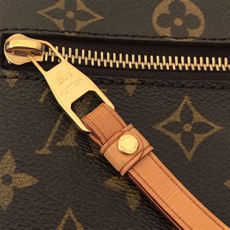 louis vuitton zipper hard to close|Louis Vuitton zippers repair.